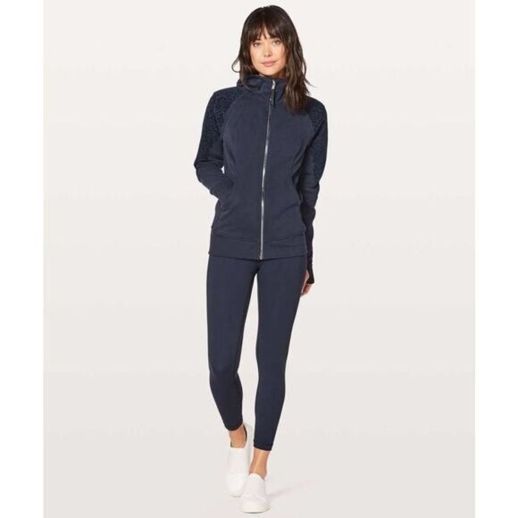 Lululemon Scuba Hoodie Light Cotton Fleece Size 6 - Picture 3 of 11